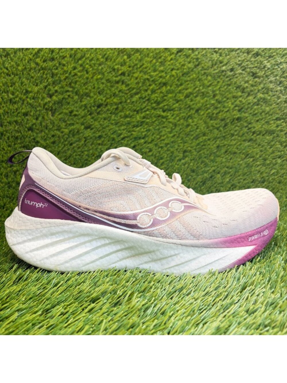 Saucony Triumph 22 Womens Size 10.5 Beige Purple Athletic Running Shoes Sneakers